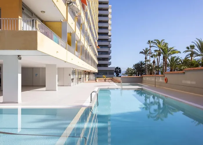 Home2book Sea View *