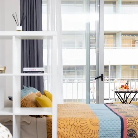Home2book Sea View Daire