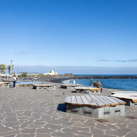 Daire Home2book Sea View *