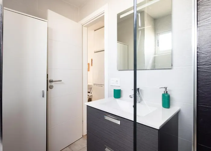 Daire Home2book Sea View *